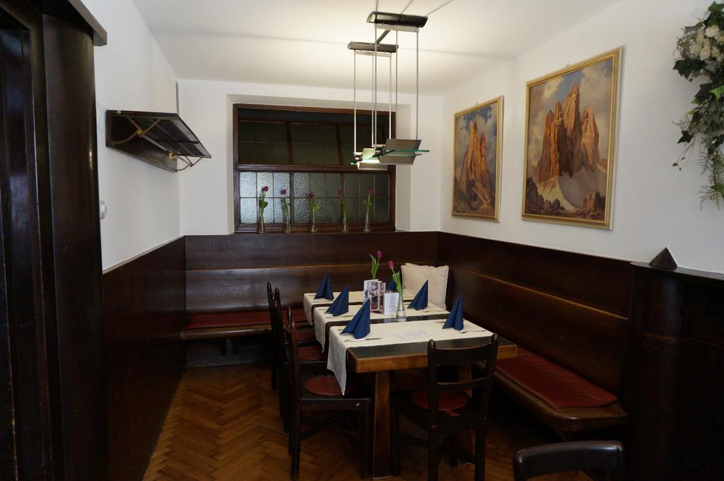 Hotel Happ Innsbruck Buitenkant foto
