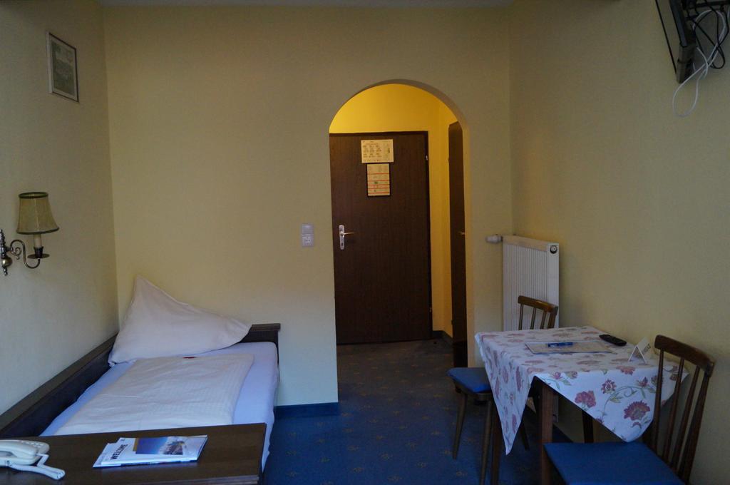 Hotel Happ Innsbruck Kamer foto