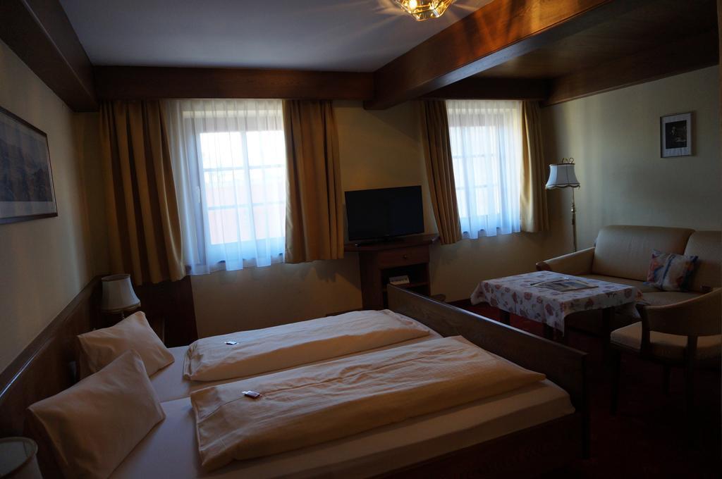 Hotel Happ Innsbruck Kamer foto