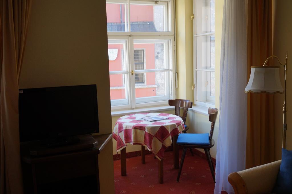 Hotel Happ Innsbruck Kamer foto